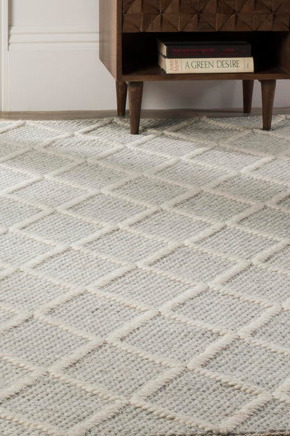 SAFAVIEH Natura Area Rug 4x6, Wool Knotted Ivory & Ivory NAT310A