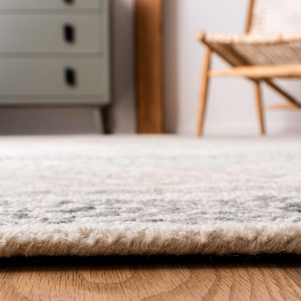 SAFAVIEH Micro-Loop Collection Area Rug - 9' x 12', Ivory & Grey, Handmade Moroccan Boho Wool, Ideal for High Traffic Areas in Living Room, Bedroom (MLP206A)