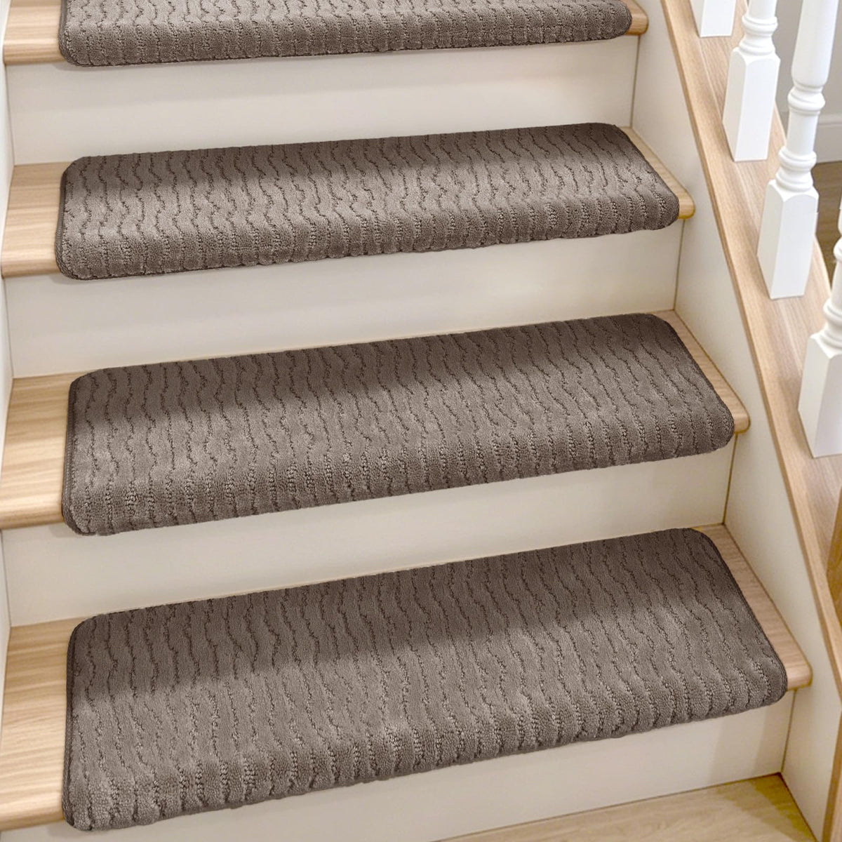 Domnesto Rounded Bullnose Carpet Stair Treads - 15 Pack, 36"