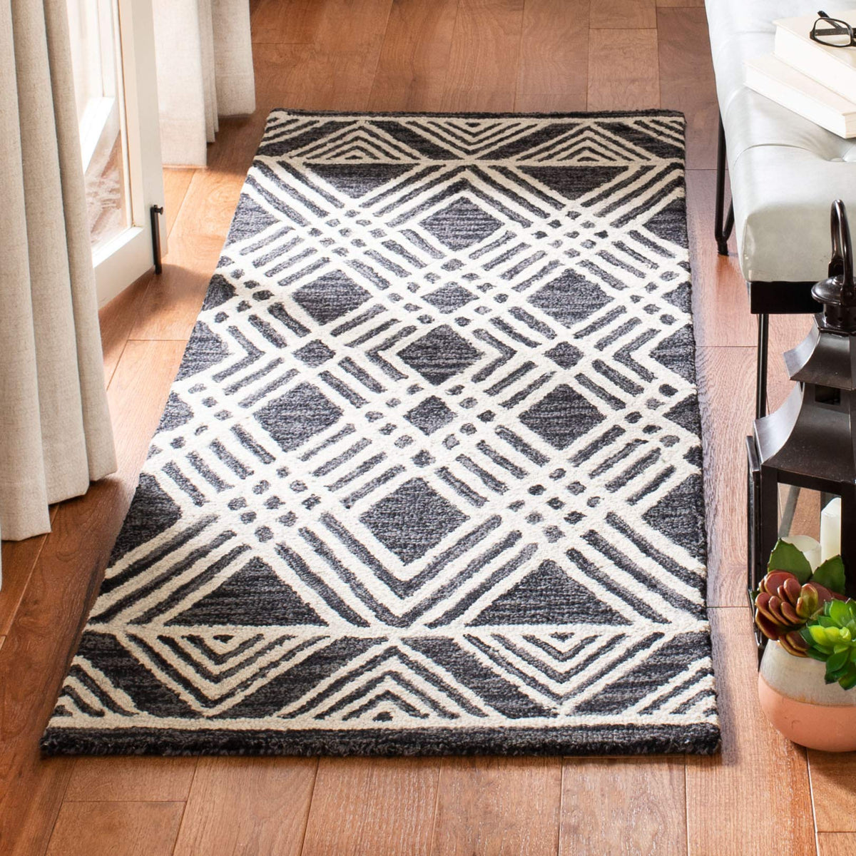 SAFAVIEH Area Rug 8x10 - Micro-Loop Collection - Large - Navy & Ivory, Handmade Wool, Moroccan Tribal Design, Ideal for Living Room, Bedroom, Office, Dining Space (MLP155N)