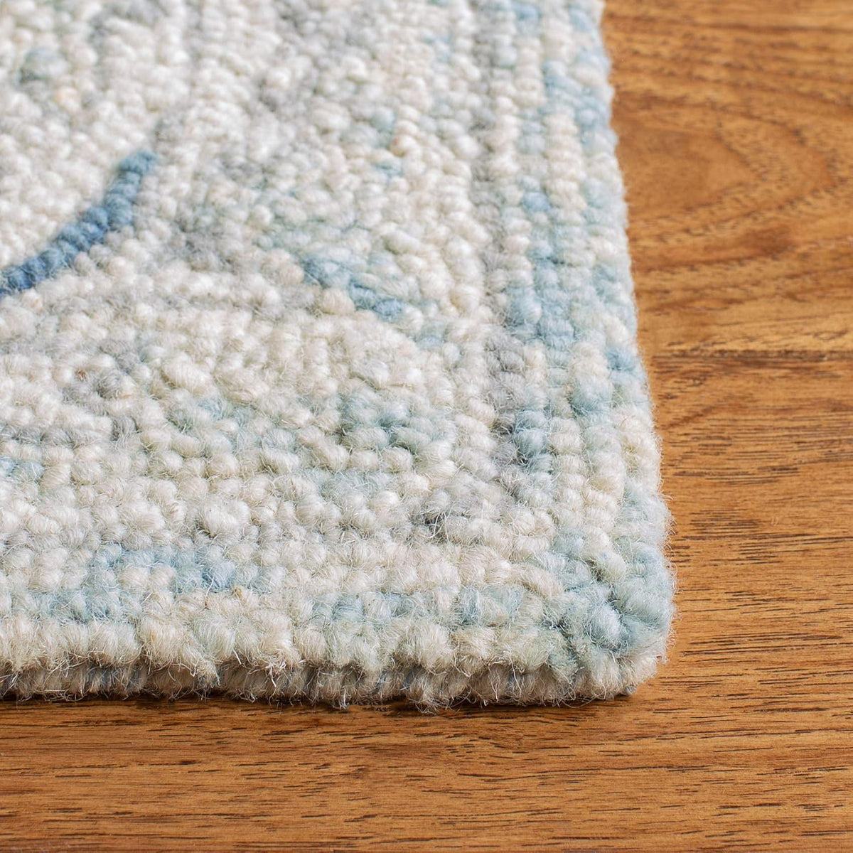 SAFAVIEH Micro-Loop Collection Area Rug - 6' x 9', Light Blue & Ivory, Handmade Country Cottage Wool, Ideal for High Traffic Areas in Living Room, Bedroom (MLP506M)
