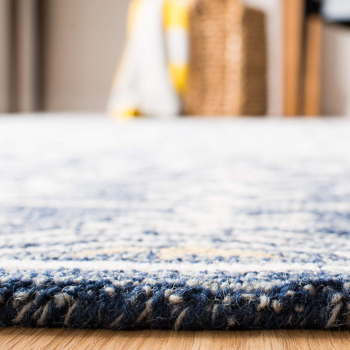 SAFAVIEH Micro-Loop Collection Area Rug - 5' x 8', Blue & Ivory, Handmade Wool, Ideal for High Traffic Areas in Living Room, Bedroom (MLP619M)