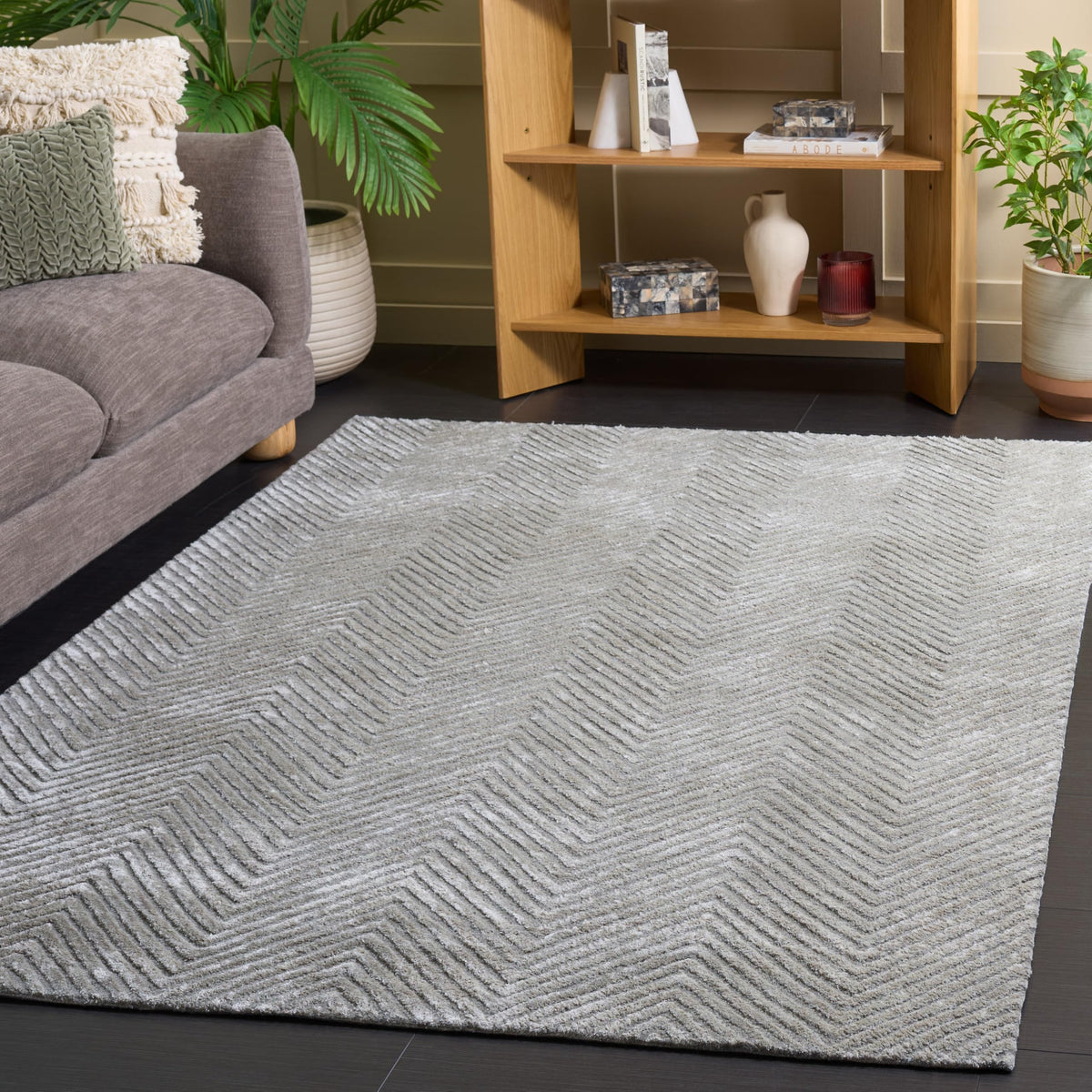 SAFAVIEH Area Rug 8x10 - Glamour Collection - Large - Modern Design, Navy, Handmade Wool Blend, Ideal for Living Room, Bedroom, Dining Space (GLM801N)