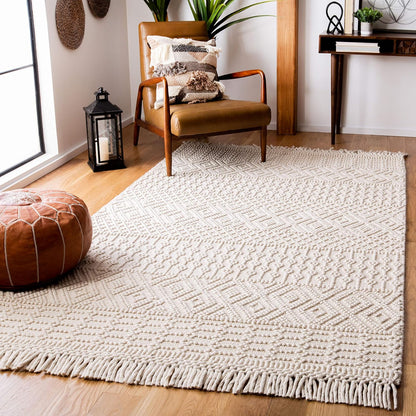 SAFAVIEH Natura Wool Square Rug 8', Boho Ivory NAT852B
