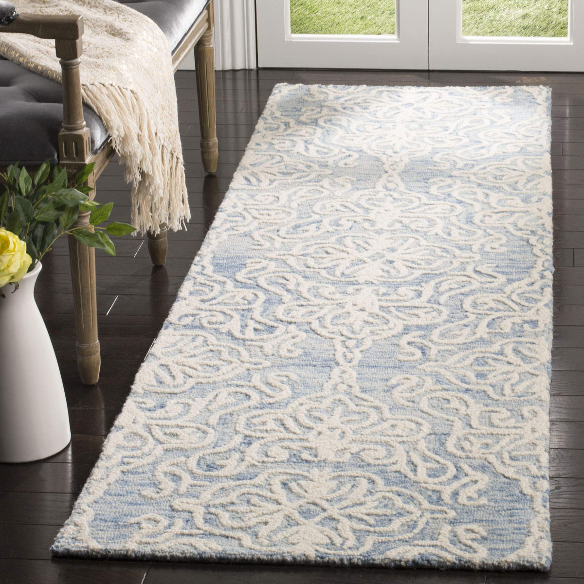 SAFAVIEH Blossom Collection Area Rug - 9' x 12', Beige & Ivory, Handmade Wool, Ideal for High Traffic Areas in Living Room, Bedroom (BLM112B)