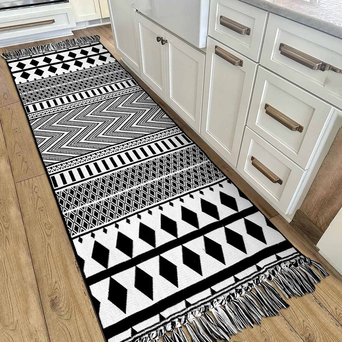 IOHOUZE Small Area Rug 2x3 Washable Woven Rugs for Entryway Non Slip Rubber Backed Front Door Rugs Indoor Doormat Throw Rug Floor Carpet for Entrance Kitchen, Cream/Beige