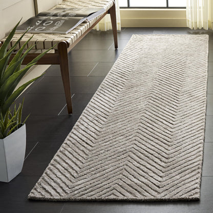 SAFAVIEH Area Rug 8x10 - Glamour Collection - Large - Modern Design, Navy, Handmade Wool Blend, Ideal for Living Room, Bedroom, Dining Space (GLM801N)