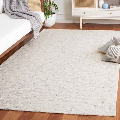 SAFAVIEH Micro-Loop Collection Area Rug - 5' Square, Light Grey & Ivory, Handmade Wool, Ideal for High Traffic Areas in Living Room, Bedroom (MLP537F)