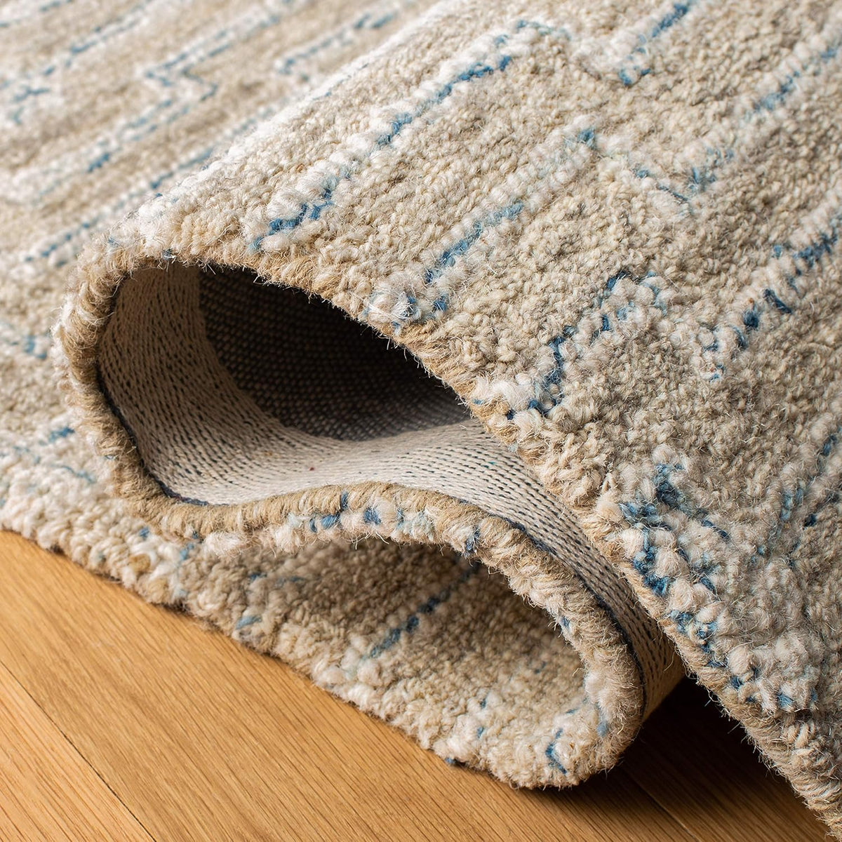 SAFAVIEH Area Rug 8x10 - Micro-Loop Collection - Large - Light Grey & Ivory, Handmade Wool, Ideal for Living Room, Bedroom, Office, Dining Space (MLP178F)