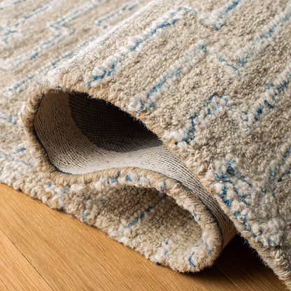 SAFAVIEH Area Rug 8x10 - Micro-Loop Collection - Large - Light Grey & Ivory, Handmade Wool, Ideal for Living Room, Bedroom, Office, Dining Space (MLP178F)