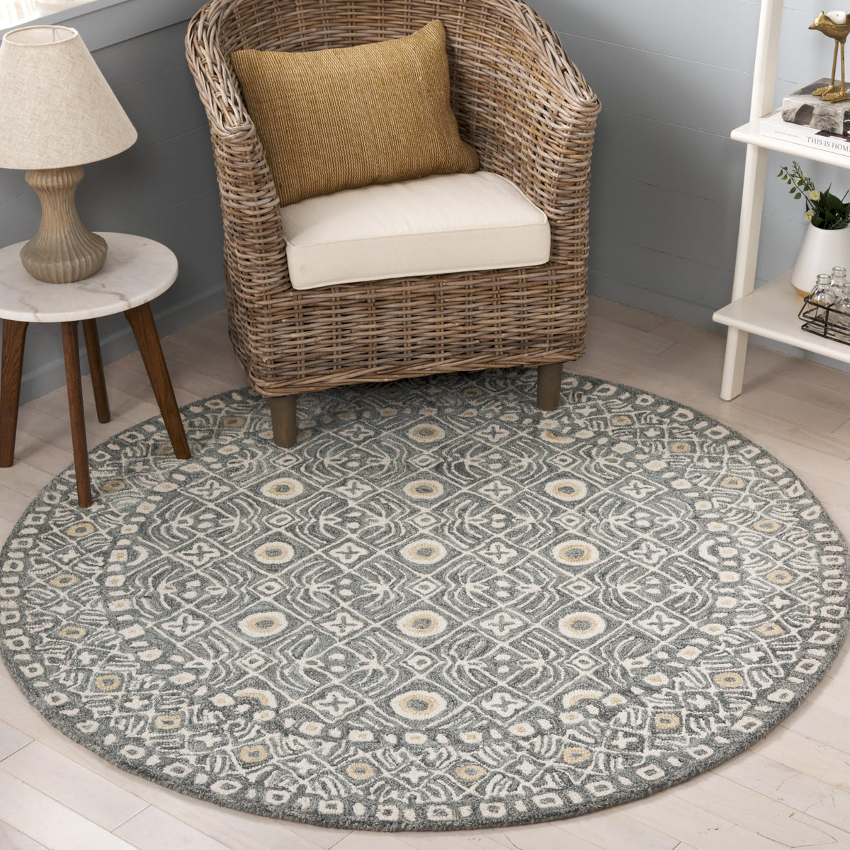 SAFAVIEH Micro-Loop Collection Accent Rug - 4' x 6', Charcoal & Ivory, Handmade Wool, Ideal for High Traffic Areas in Entryway, Living Room, Bedroom (MLP801H)