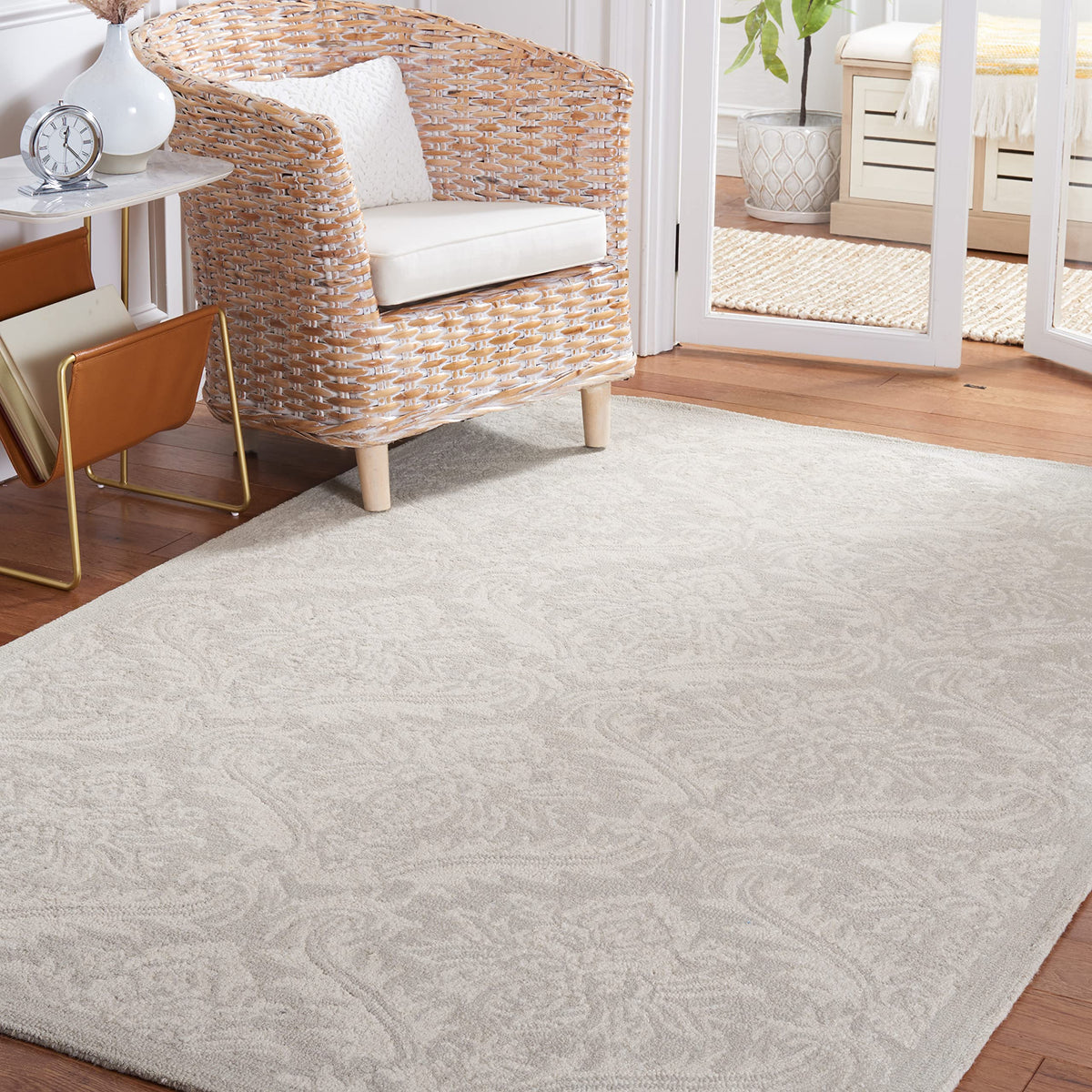 SAFAVIEH Micro-Loop Collection Area Rug - 5' x 8', Blue, Handmade Damask Wool, Ideal for High Traffic Areas in Living Room, Bedroom (MLP513M)