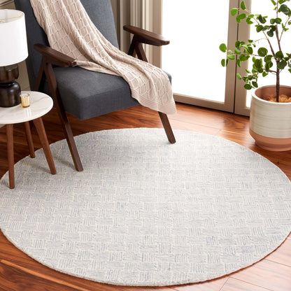 SAFAVIEH Micro-Loop Collection Area Rug - 5' Square, Light Grey & Ivory, Handmade Wool, Ideal for High Traffic Areas in Living Room, Bedroom (MLP537F)