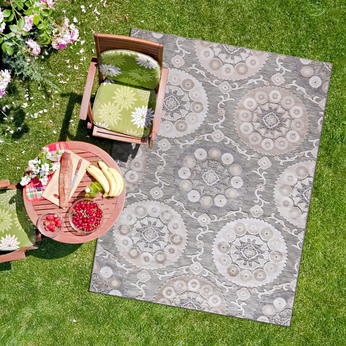 CAMILSON Indoor Outdoor Rug, Multi 5x7 Leaf Tropical Botanical Area Rugs for Indoor and Outdoor patios, Easy-Cleaning Non-Shedding Living Room, Garden and Kitchen Washable Outside Carpet (5 x 7)