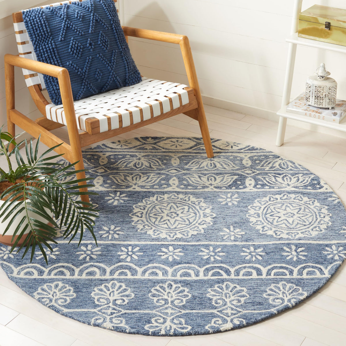 SAFAVIEH Area Rug 8x10 - Micro-Loop Collection - Large - Blue & Ivory, Handmade Wool, Ideal for Living Room, Bedroom, Office, Dining Space (MLP607M)