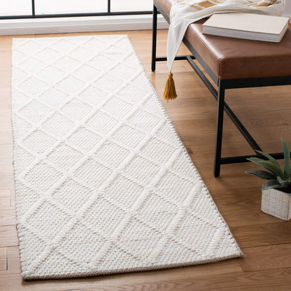 SAFAVIEH Natura Area Rug 4x6, Wool Knotted Ivory & Ivory NAT310A