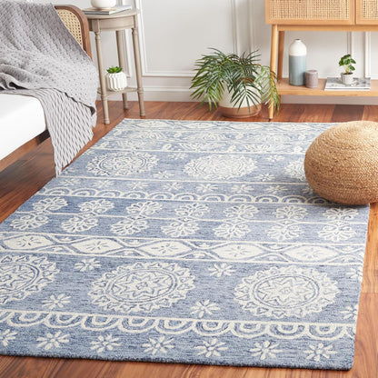 SAFAVIEH Area Rug 8x10 - Micro-Loop Collection - Large - Blue & Ivory, Handmade Wool, Ideal for Living Room, Bedroom, Office, Dining Space (MLP607M)