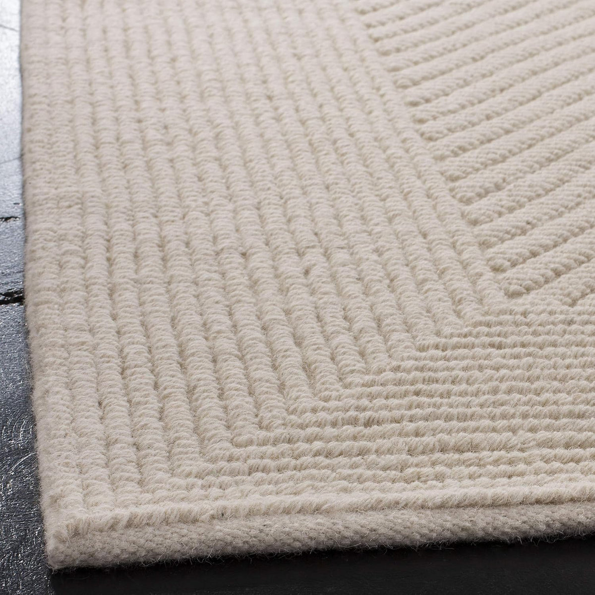 SAFAVIEH Natura Collection Area Rug - 5' x 8', Ivory, Handmade Wool, Ideal for High Traffic Areas in Living Room, Bedroom (NAT450A)