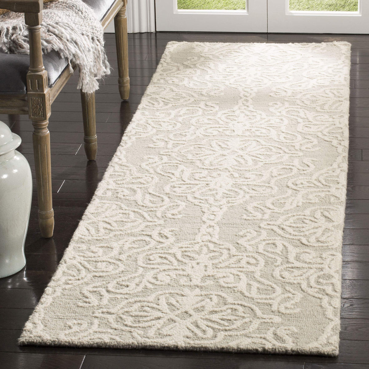 SAFAVIEH Blossom Collection Area Rug - 9' x 12', Beige & Ivory, Handmade Wool, Ideal for High Traffic Areas in Living Room, Bedroom (BLM112B)