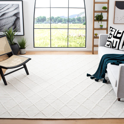 SAFAVIEH Natura Area Rug 4x6, Wool Knotted Ivory & Ivory NAT310A