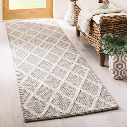 SAFAVIEH Natura Area Rug 4x6, Wool Knotted Ivory & Ivory NAT310A