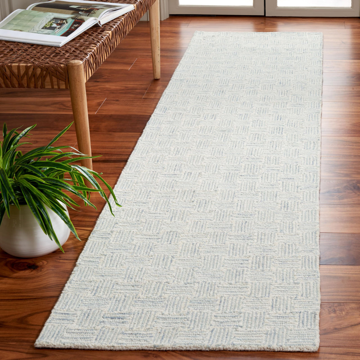 SAFAVIEH Micro-Loop Collection Area Rug - 5' Square, Light Grey & Ivory, Handmade Wool, Ideal for High Traffic Areas in Living Room, Bedroom (MLP537F)