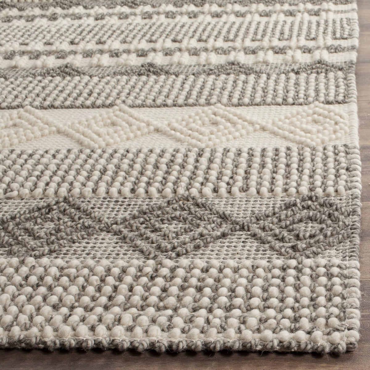 SAFAVIEH Natura Wool Area Rug 3'x5', Soft Plush Boho Grey & Ivory NAT102A