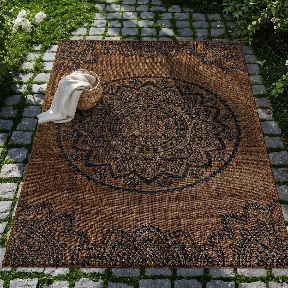 CAMILSON Outdoor Rug 5x7 Modern Area Rugs for Indoor and Outdoor Patios and Porches - Waterproof, Washable, Non-Shedding, Easy-to-Clean Outside Carpet (5 x 7, Medallion - Beige/White)