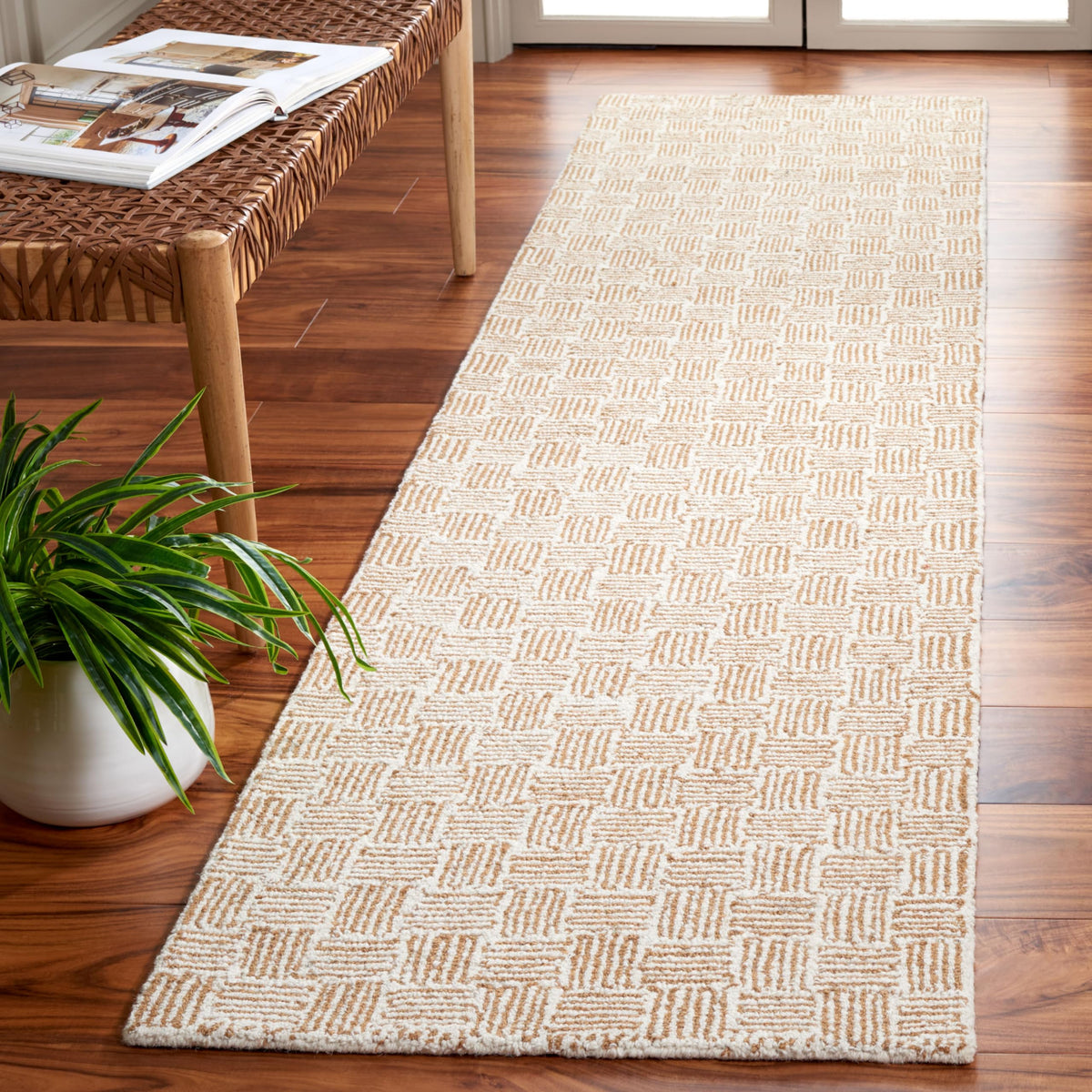 SAFAVIEH Micro-Loop Collection Area Rug - 5' Square, Light Grey & Ivory, Handmade Wool, Ideal for High Traffic Areas in Living Room, Bedroom (MLP537F)