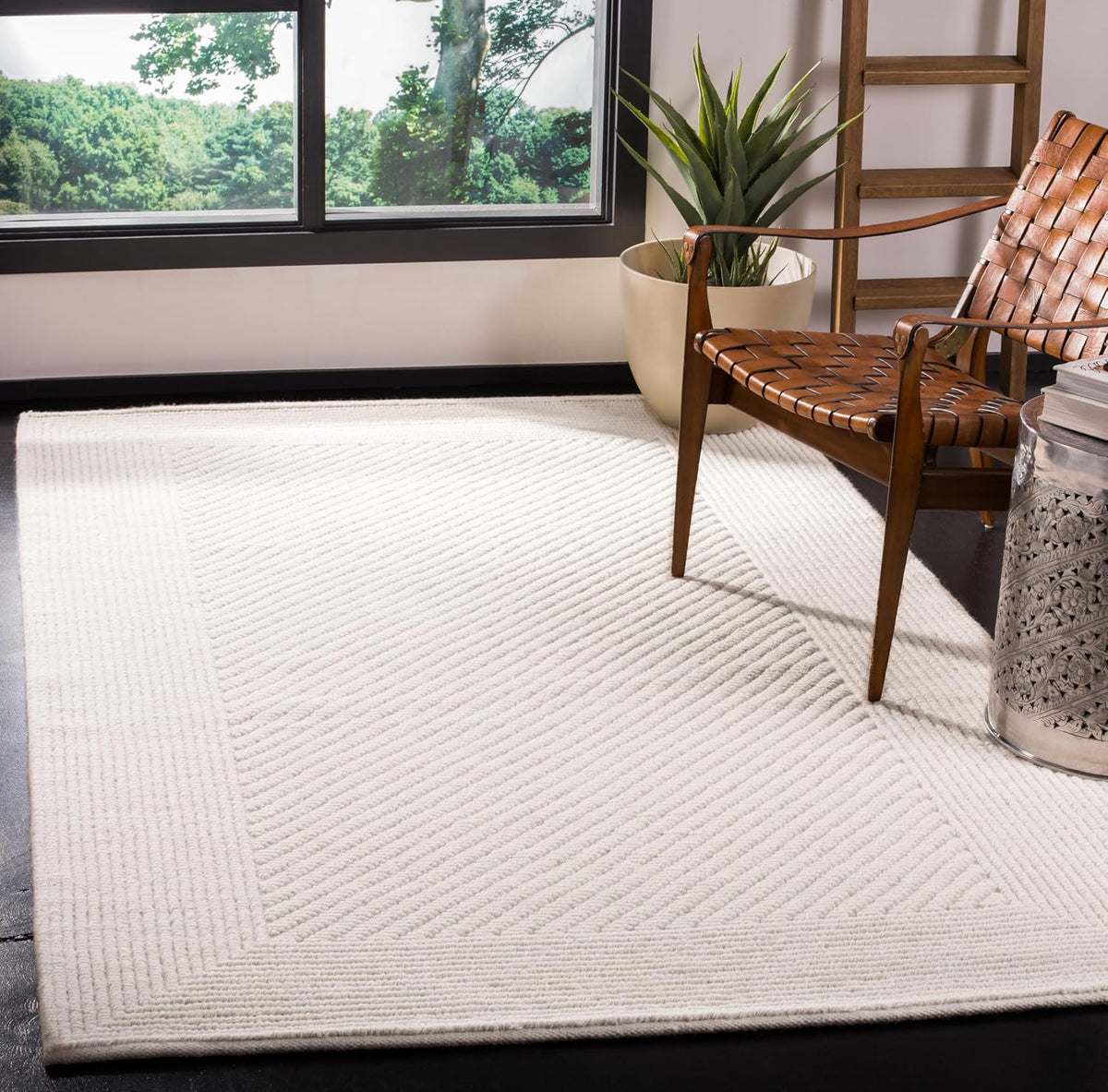 SAFAVIEH Natura Collection Area Rug - 5' x 8', Ivory, Handmade Wool, Ideal for High Traffic Areas in Living Room, Bedroom (NAT450A)