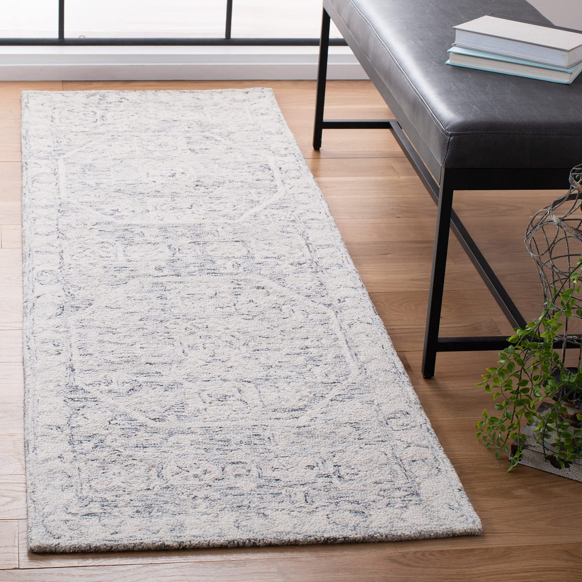 SAFAVIEH Micro-Loop Collection Area Rug - 9' x 12', Charcoal & Ivory, Handmade Wool, Ideal for High Traffic Areas in Living Room, Bedroom (MLP524H)