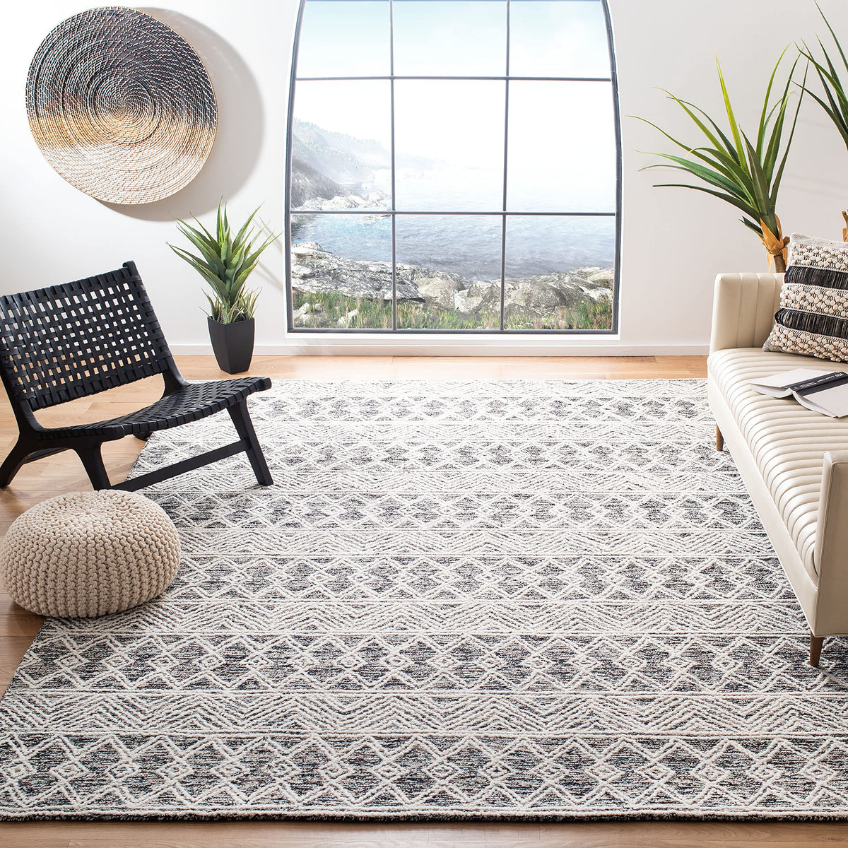 SAFAVIEH Area Rug 8x10 - Micro-Loop Collection - Large - Ivory & Black, Handmade Wool, Moroccan Boho Design, Ideal for Living Room, Bedroom, Office, Dining Space (MLP203A)