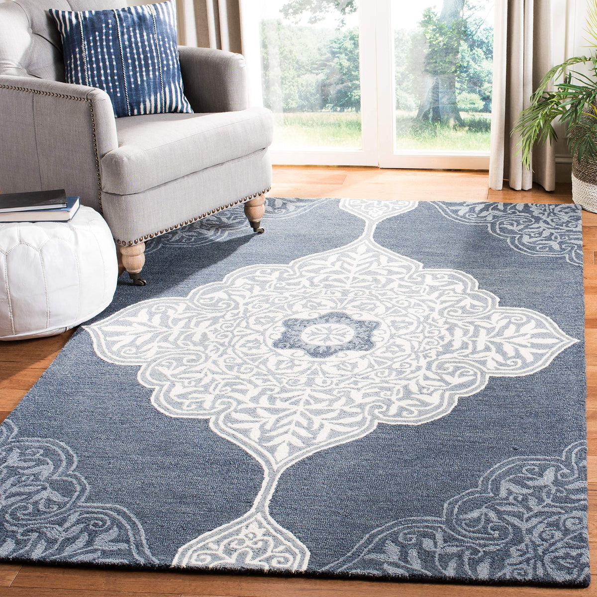 SAFAVIEH Area Rug 8x10 - Micro-Loop Collection - Large - Blue & Ivory, Handmade Wool, Medallion Design, Ideal for Living Room, Bedroom, Office, Dining Space (MLP620M)