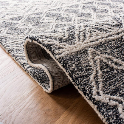 SAFAVIEH Area Rug 8x10 - Micro-Loop Collection - Large - Ivory & Black, Handmade Wool, Moroccan Boho Design, Ideal for Living Room, Bedroom, Office, Dining Space (MLP203A)