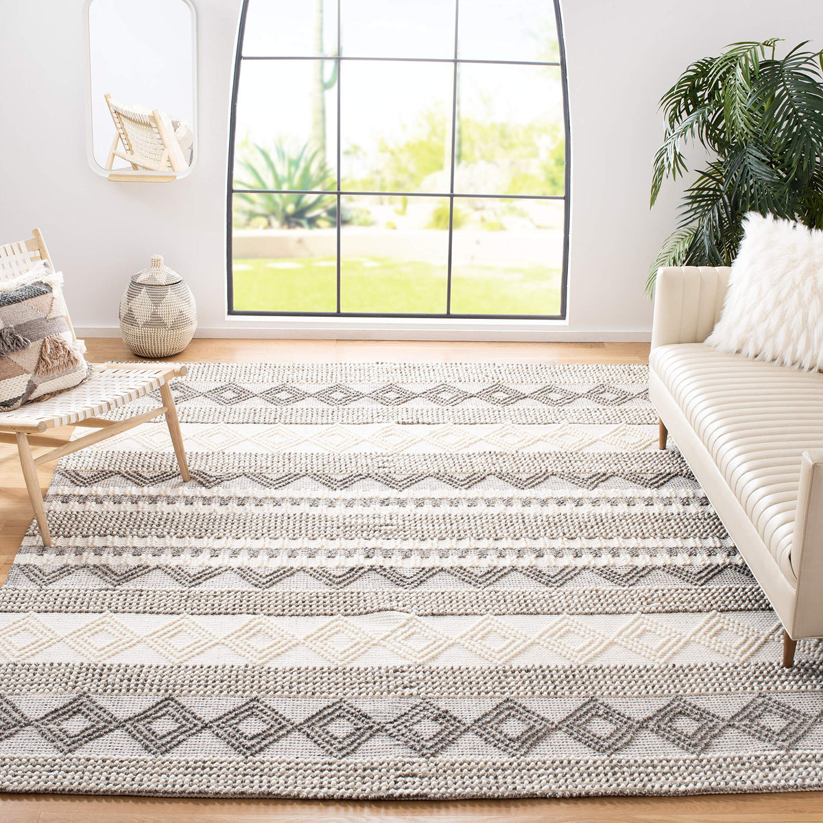 SAFAVIEH Natura Wool Area Rug 3'x5', Soft Plush Boho Grey & Ivory NAT102A
