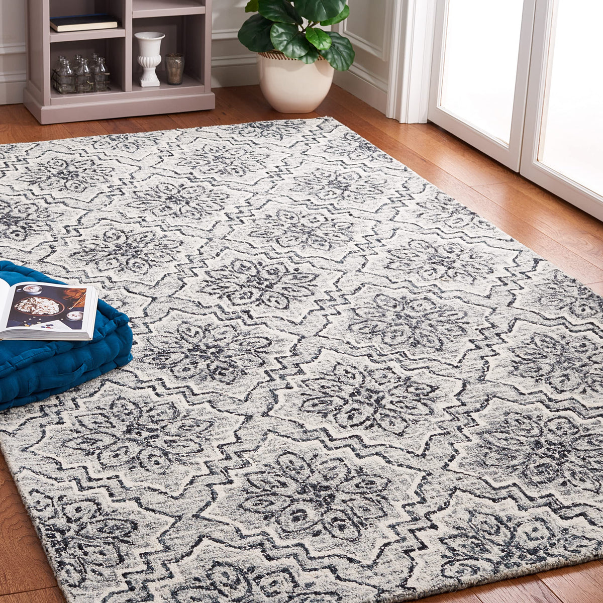SAFAVIEH Abstract Collection Area Rug - 6' x 9', Blue & Grey, Handmade Wool, Ideal for High Traffic Areas in Living Room, Bedroom (ABT201A)