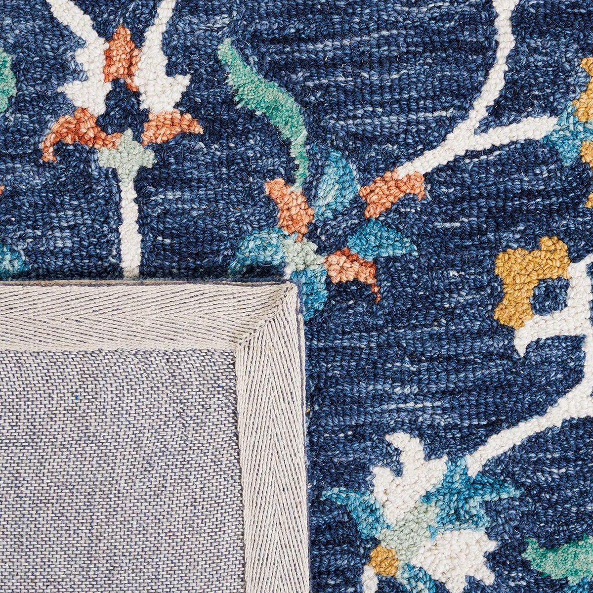 SAFAVIEH Micro-Loop Collection Accent Rug - 4' x 6', Blue & Ivory, Handmade French Country Scroll Floral Oriental Wool, Ideal for High Traffic Areas in Entryway, Living Room, Bedroom (MLP385M)