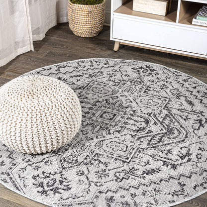 JONATHAN Y Boho Medallion Indoor Outdoor Area Rug 8X10 Black/Gray, Estrella Textured Weave for Backyard, Patio, Porch, Easy-Cleaning, High Traffic, Pet-Friendly, Non-Shedding (SMB105D-8)