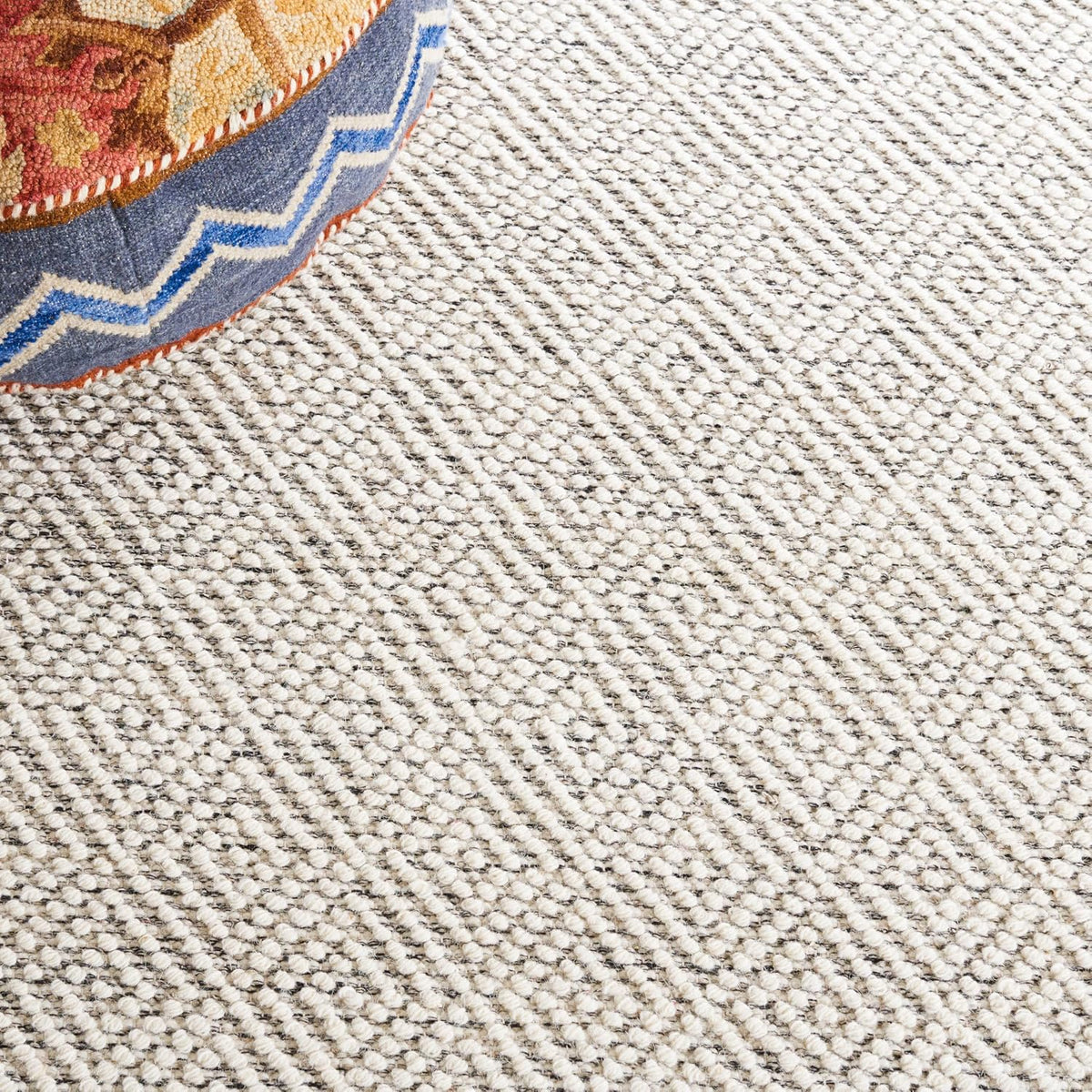 SAFAVIEH Natura Wool Area Rug 8'x10', Ivory & Light Grey NAT503A