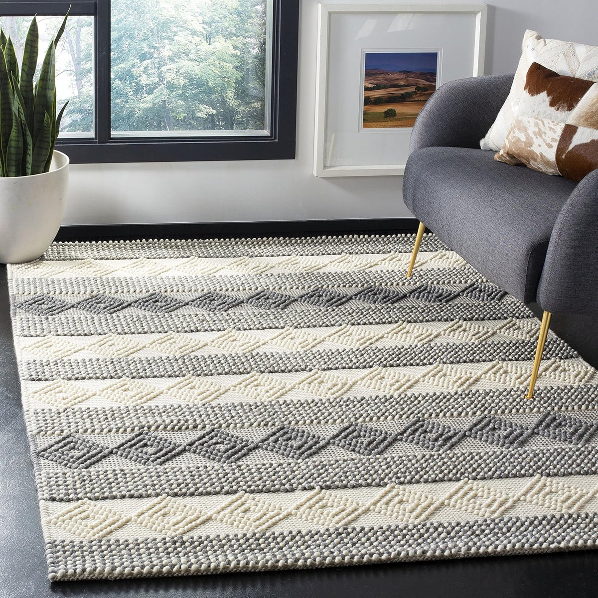 SAFAVIEH Natura Collection Area Rug - 5' x 8', Grey & Ivory, Handmade Moroccan Boho Tribal Wool & Cotton, Ideal for High Traffic Areas in Living Room, Bedroom (NAT105F)