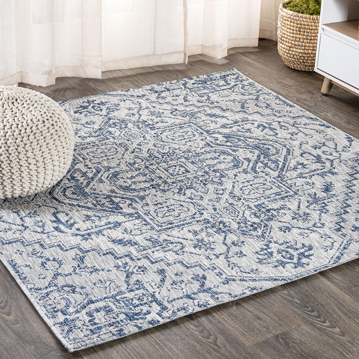 JONATHAN Y Boho Medallion Indoor Outdoor Area Rug 8X10 Black/Gray, Estrella Textured Weave for Backyard, Patio, Porch, Easy-Cleaning, High Traffic, Pet-Friendly, Non-Shedding (SMB105D-8)