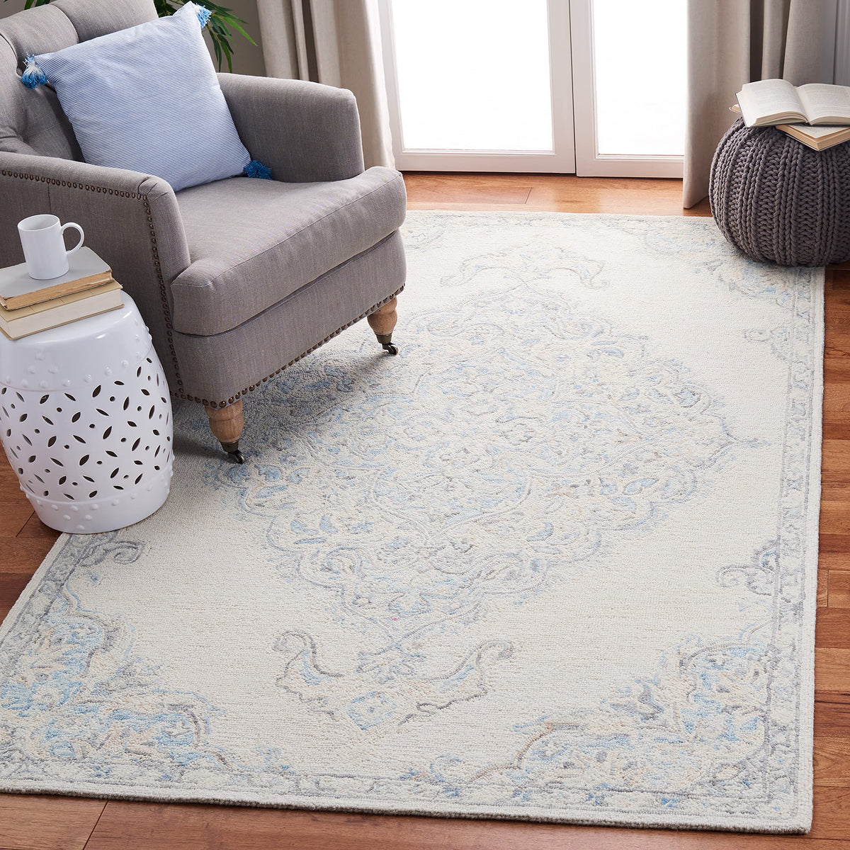 SAFAVIEH Area Rug 8x10 - Micro-Loop Collection - Large - Ivory & Blue, Handmade Wool, Ideal for Living Room, Bedroom, Office, Dining Space (MLP516A)