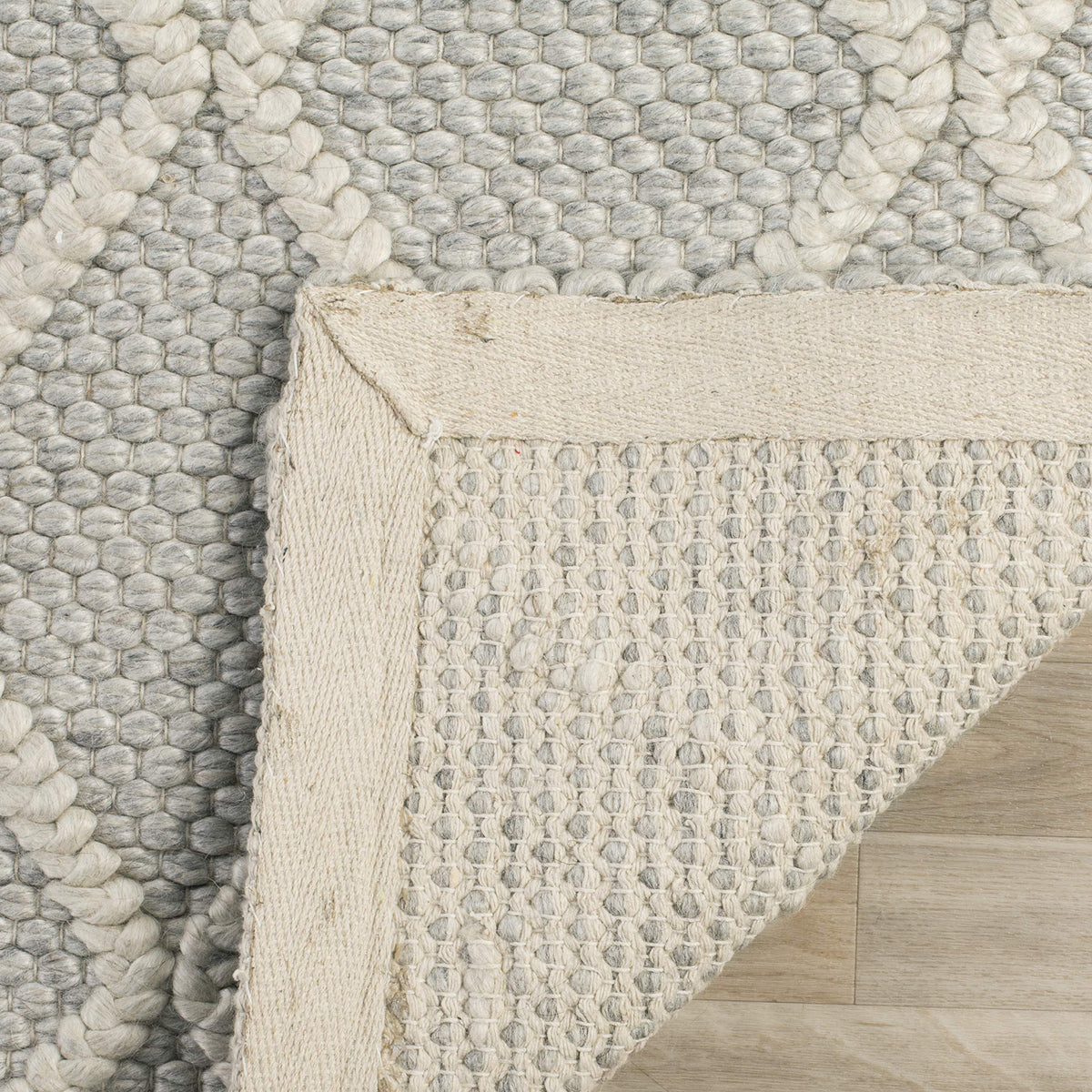 SAFAVIEH Natura Area Rug 4x6, Wool Knotted Ivory & Ivory NAT310A