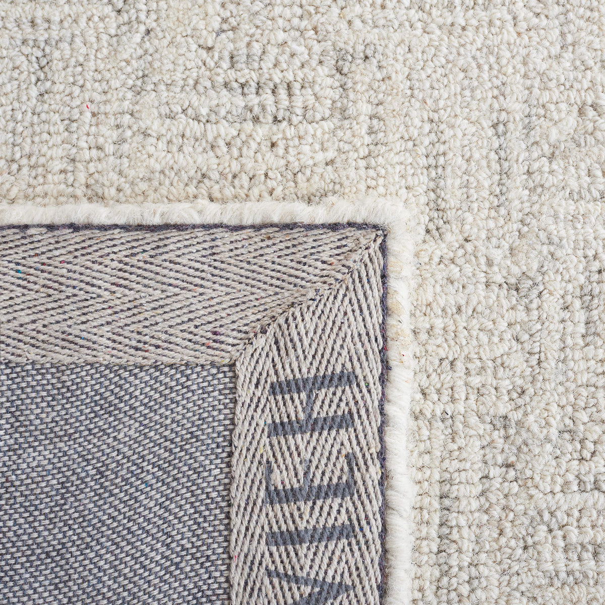 SAFAVIEH Micro-Loop Collection Area Rug - 5' Square, Light Grey & Ivory, Handmade Wool, Ideal for High Traffic Areas in Living Room, Bedroom (MLP537F)
