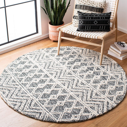 SAFAVIEH Area Rug 8x10 - Micro-Loop Collection - Large - Ivory & Black, Handmade Wool, Moroccan Boho Design, Ideal for Living Room, Bedroom, Office, Dining Space (MLP203A)