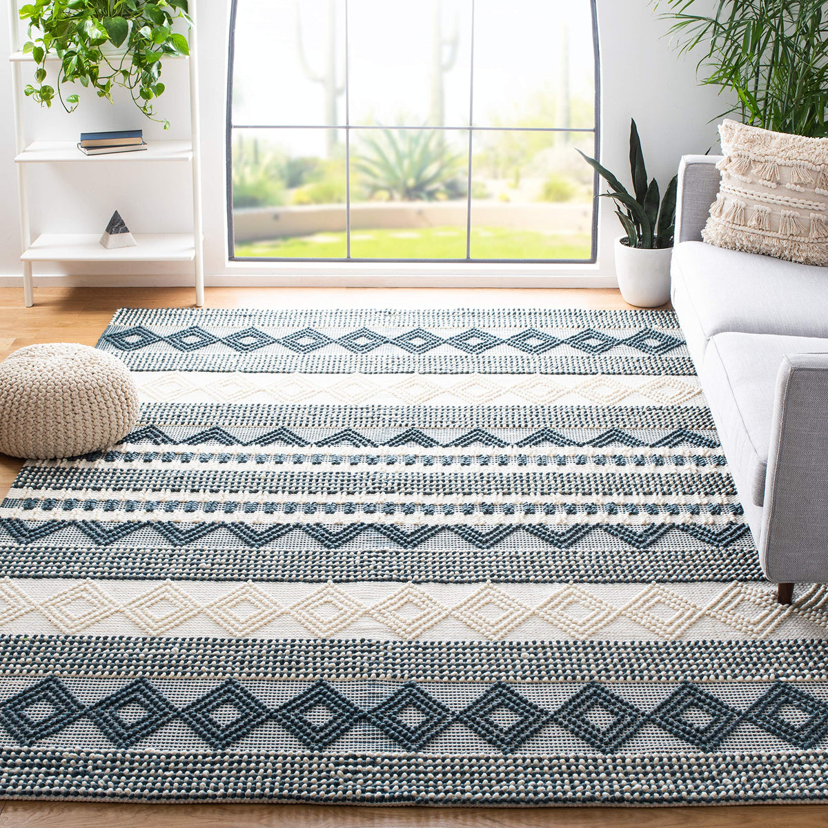 SAFAVIEH Natura Wool Area Rug 3'x5', Soft Plush Boho Grey & Ivory NAT102A