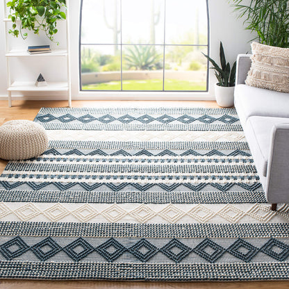 SAFAVIEH Natura Wool Area Rug 3'x5', Soft Plush Boho Grey & Ivory NAT102A